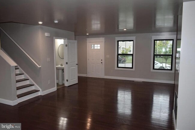 120 Shiningfield Ct in Middle River, MD - Foto de edificio - Building Photo