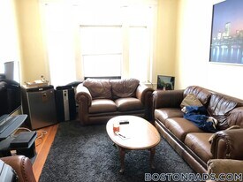 14 Mt Hood Rd, Unit 2 in Boston, MA - Building Photo