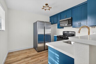 921 Alamitos Ave in Long Beach, CA - Foto de edificio - Building Photo