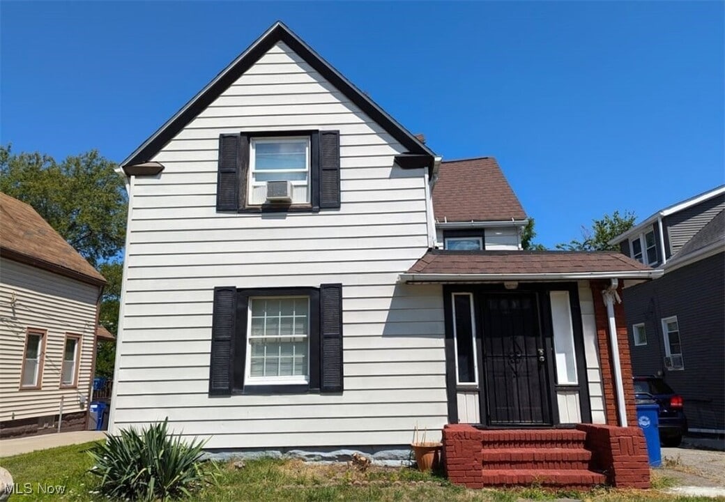 3906 Memphis Ave in Cleveland, OH - Building Photo