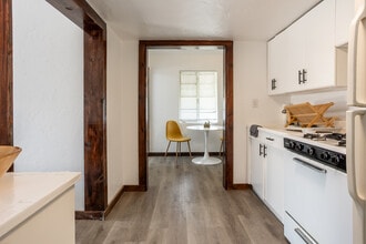 River Loft Bungalows on Warren+9th in Tucson, AZ - Foto de edificio - Interior Photo