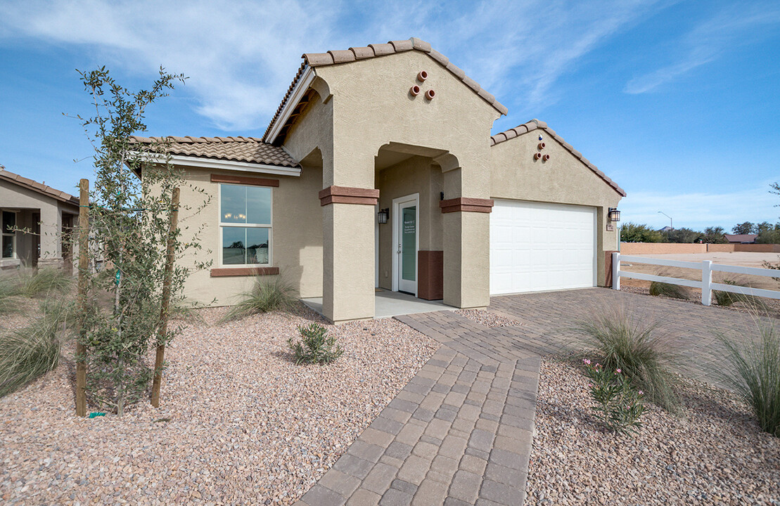 1740 E Fontana Dr in Casa Grande, AZ - Building Photo