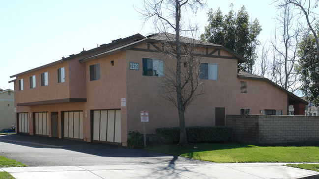 2320 Mt Humphries St in Corona, CA - Building Photo - Building Photo