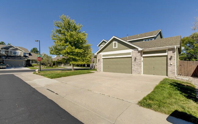 19079 E Downy Creek Pl in Parker, CO - Building Photo - Building Photo
