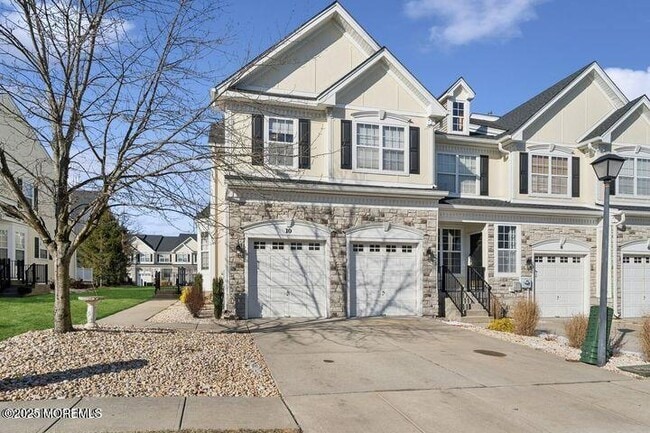 property at 10 Brookfield Dr