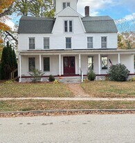 23 Hayward Ave in Colchester, CT - Building Photo