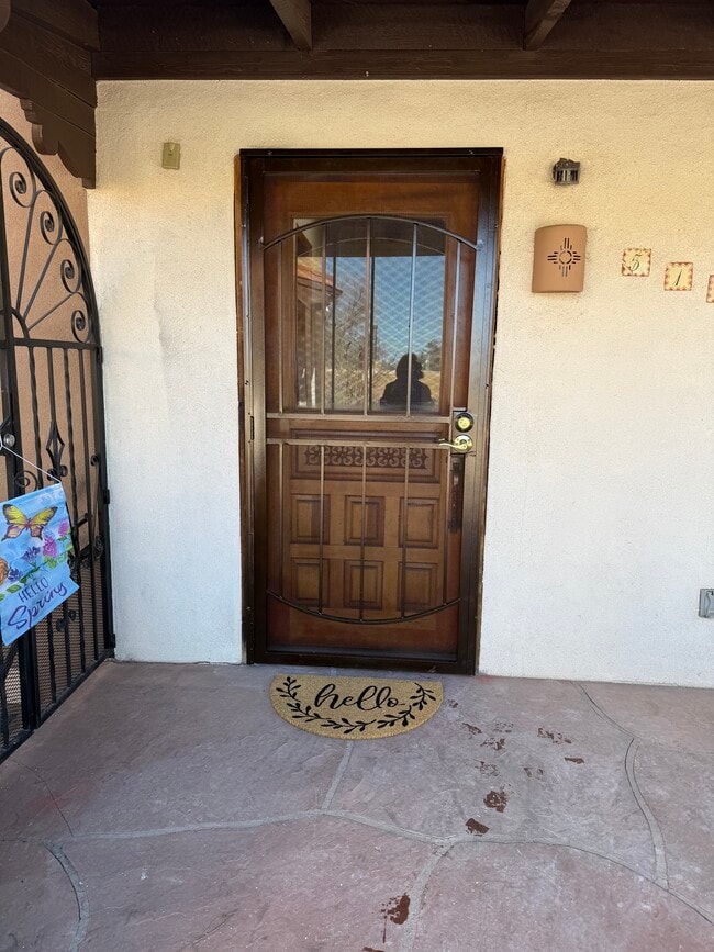 519 Camino Cabra in Santa Fe, NM - Building Photo - Building Photo