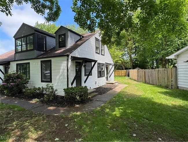 7845 Emery Cir in Mentor, OH - Building Photo - Building Photo