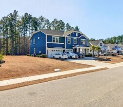 215 Quimby Hill Dr in Huger, SC - Building Photo - Building Photo