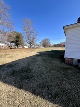 121 Battleground Rd in Chesnee, SC - Foto de edificio - Building Photo