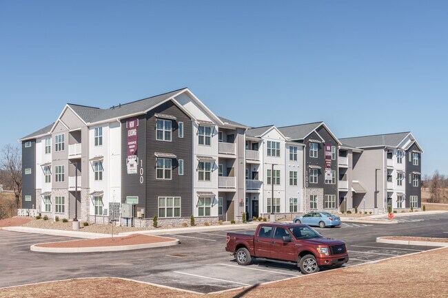 Red Mill Crossings in Goldsboro, PA - Foto de edificio - Building Photo