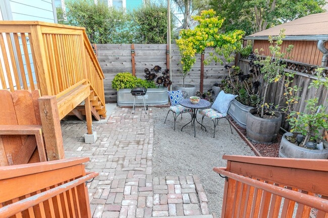 1009 Arlington Ave in Oakland, CA - Foto de edificio - Building Photo