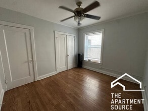7033 N Glenwood Ave in Chicago, IL - Building Photo - Building Photo