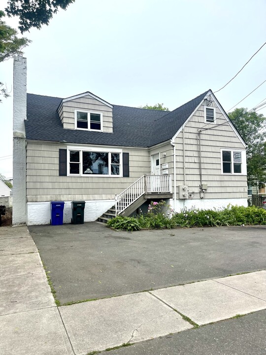 1345 Main St in Stratford, CT - Building Photo