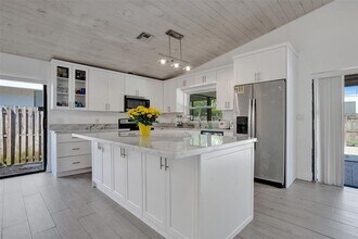 7471 NW 35th Ct in Lauderhill, FL - Building Photo - Building Photo