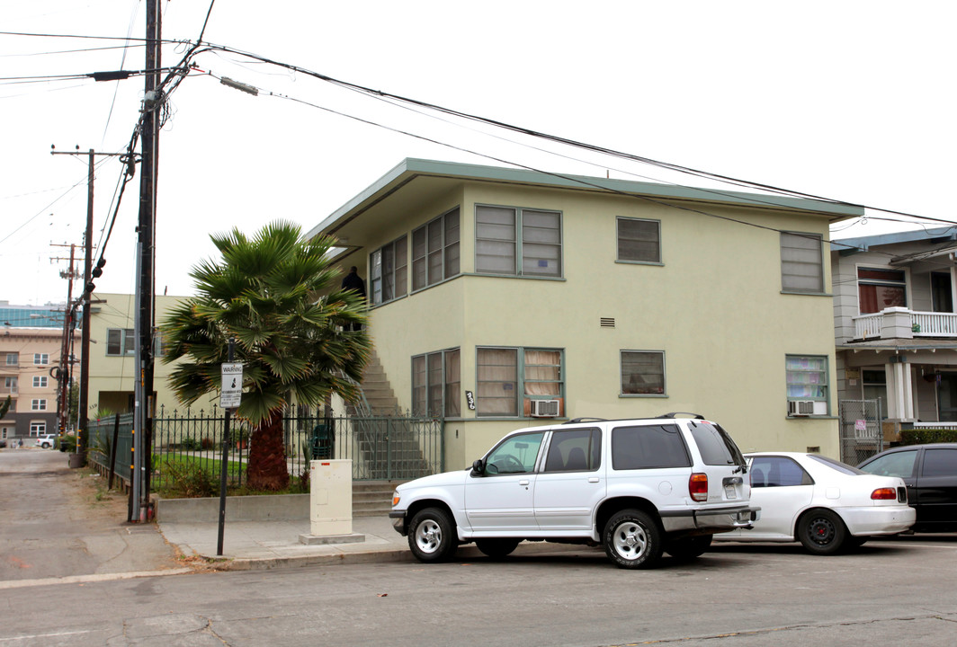 436 W 4th St in Long Beach, CA - Foto de edificio