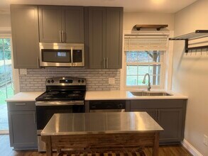 4904 POWELL RD in Fairfax, VA - Building Photo - Building Photo
