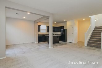 7437 Morisset Ave in Las Vegas, NV - Building Photo - Building Photo