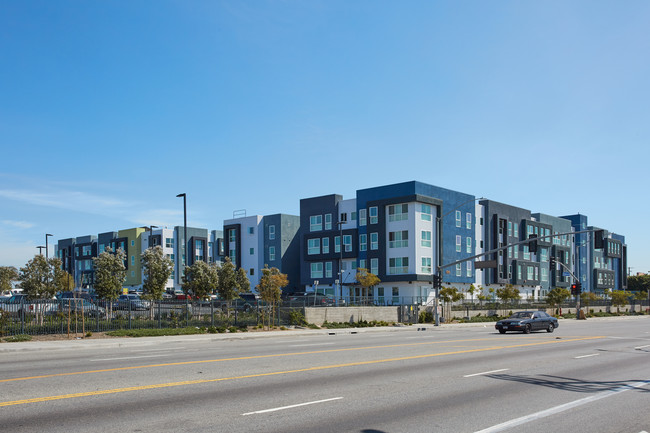 El Segundo Boulevard Apartments in Los Angeles, CA - Building Photo - Building Photo