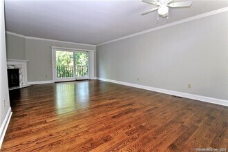 5 Glen St in Greenwich, CT - Building Photo - Building Photo