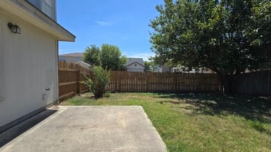 8542 Snakeweed Dr in Converse, TX - Building Photo - Building Photo