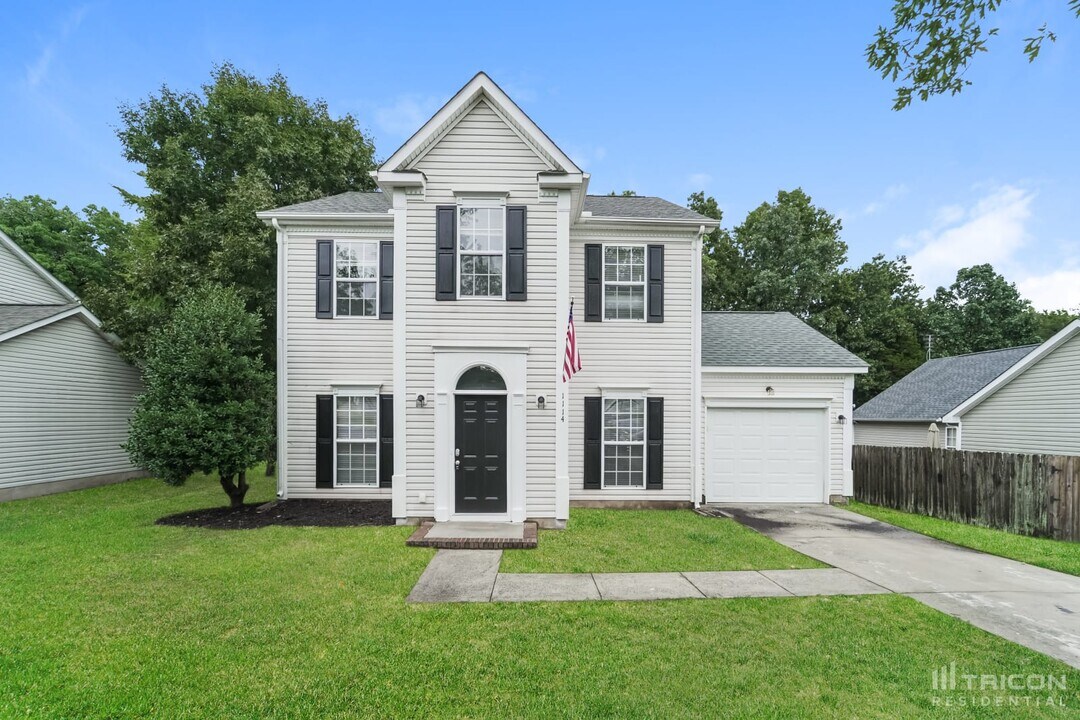1114 Morning Glory Dr in Charlotte, NC - Building Photo