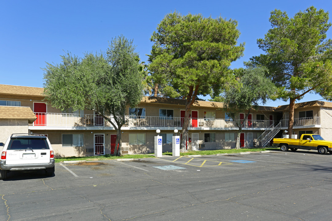 Olive Apartments in Las Vegas, NV - Building Photo