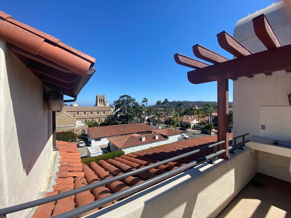 1532 State St, Unit B in Santa Barbara, CA - Building Photo