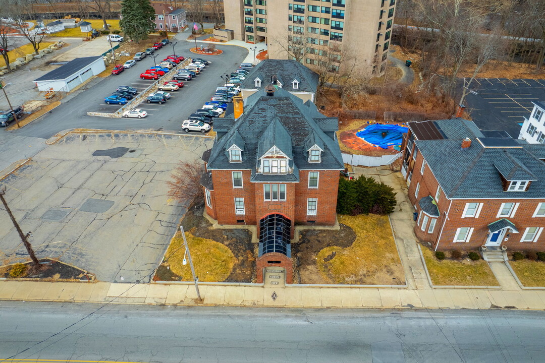 309 Pawtucket St in Lowell, MA - Building Photo