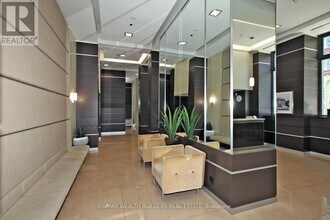 230-1230 King St E in Toronto, ON - Building Photo - Building Photo