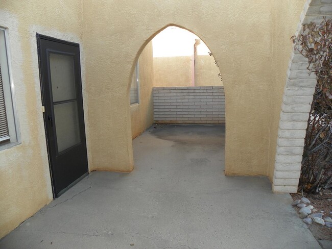 1343 Rio Rancho Dr NE in Rio Rancho, NM - Building Photo - Building Photo