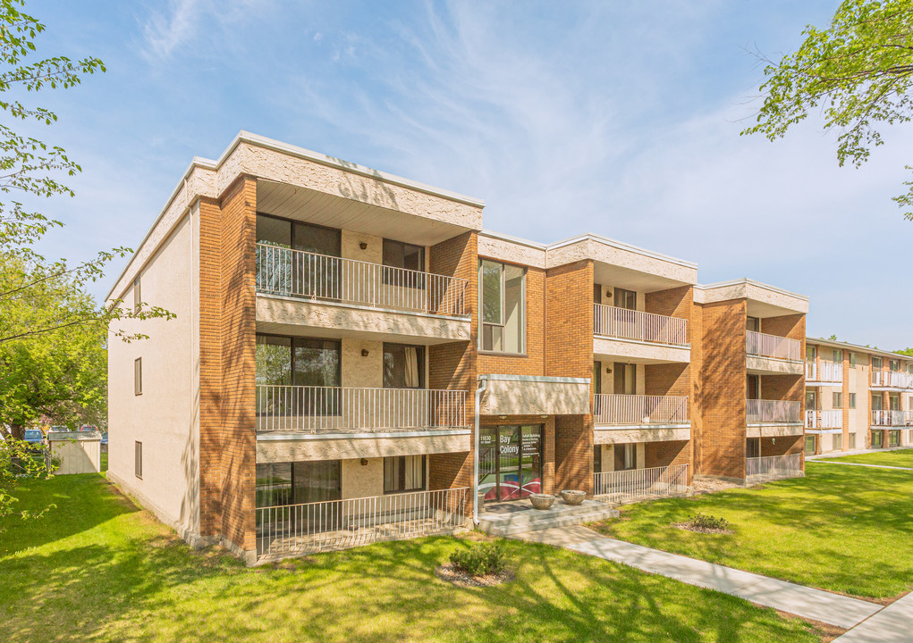 Bay Colony Adult Building in Edmonton, AB - Building Photo