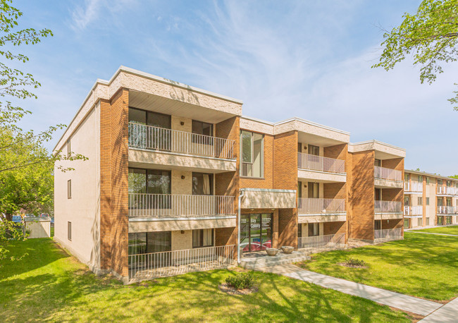 Bay Colony Adult Building