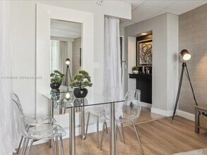 2670 E Sunrise Blvd in Fort Lauderdale, FL - Foto de edificio - Building Photo