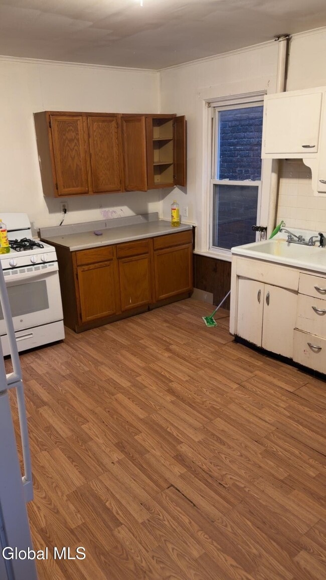 96 Myrtle Ave in Cohoes, NY - Building Photo - Building Photo