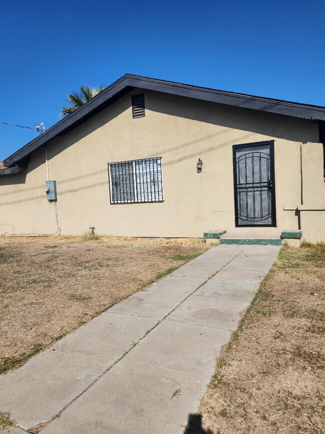 1232 E 19th St in Bakersfield, CA - Building Photo - Building Photo