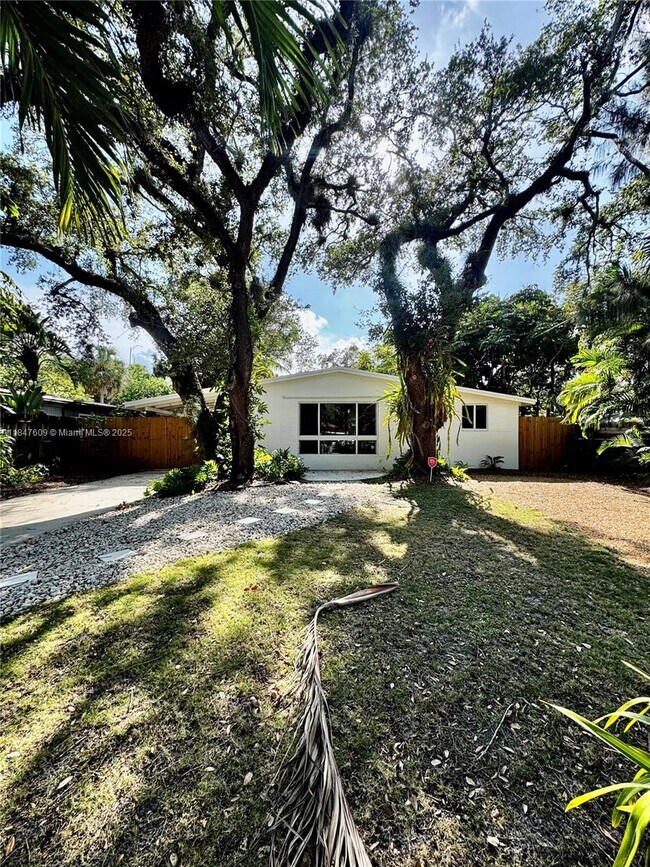 1601 SW 20th Ave in Fort Lauderdale, FL - Building Photo - Building Photo