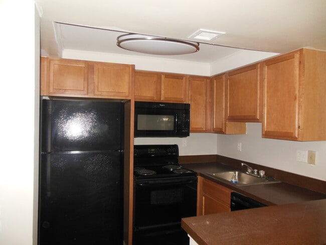 744 Executive Center Dr in West Palm Beach, FL - Building Photo - Building Photo