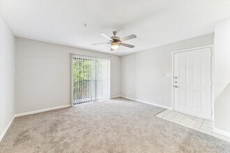 1710 W T C Jester Blvd in Houston, TX - Foto de edificio - Building Photo