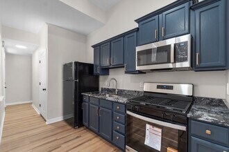 2027 E Baltimore St in Baltimore, MD - Foto de edificio - Building Photo