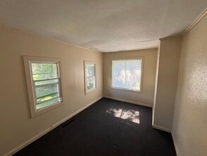 94 Sergeant St in Johnson City, NY - Building Photo - Building Photo