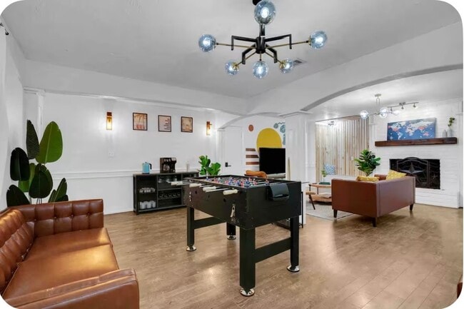 property at 1124 E Thirteenth St