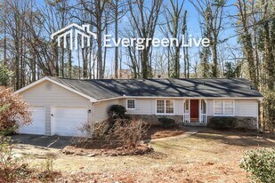 5040 Waterford Dr SW in Mableton, GA - Building Photo