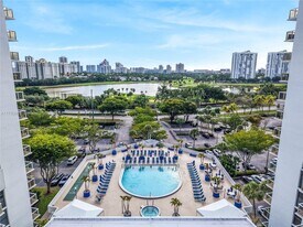 3701 N Country Club Dr in Aventura, FL - Building Photo