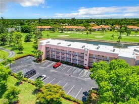 300 Forest Lakes Blvd in Naples, FL - Building Photo