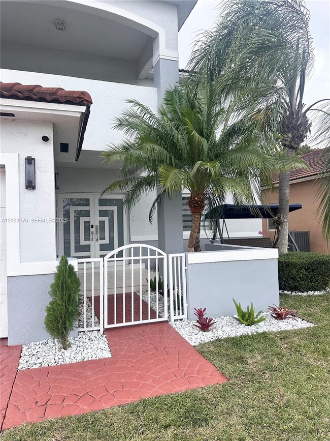 15981 SW 54th Terrace in Miami, FL - Building Photo - Building Photo