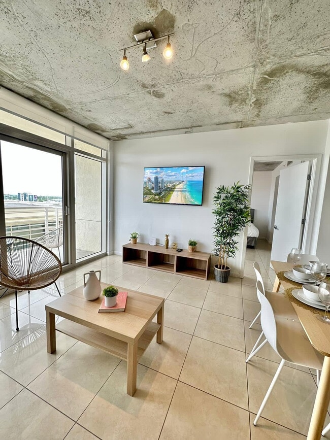 3250 NE 1st Ave, Unit SI FL7-ID1022238P