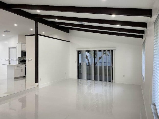 17010 SW 93rd Ave in Palmetto Bay, FL - Building Photo - Building Photo