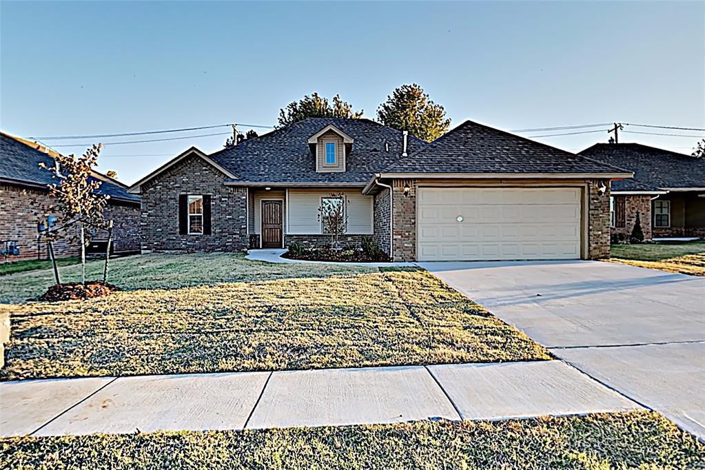 412 Charles Ct in Yukon, OK - Building Photo