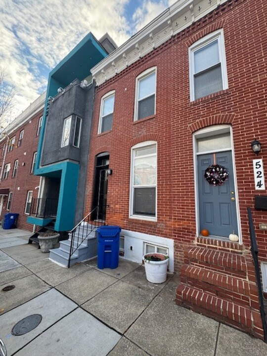 522 N Castle St in Baltimore, MD - Building Photo